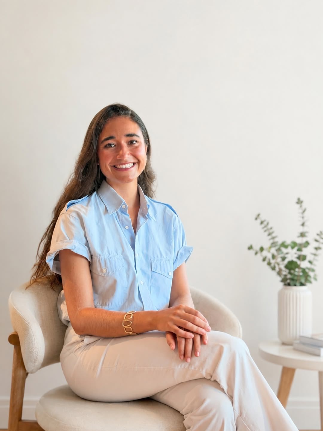 Carlota Redondo Goikouria, Psicóloga General Sanitaria, mirando a cámara